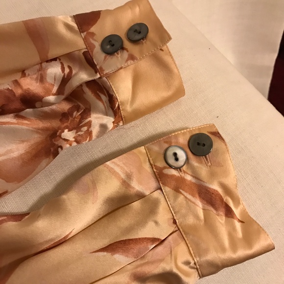 Doncaster long sleeve silk blouse, pale pink with dusty rose floral deign, size6 - Picture 8 of 8